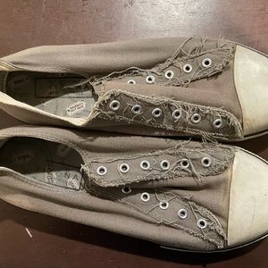 Arizona slip on sneakers size 8